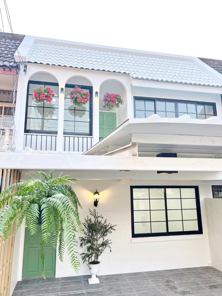 For SaleHouseLadprao101, Happy Land, The Mall Bang Kapi : H0339😍 For SELL, detached house for sale, 2 floors, 3 bedrooms, near The Mall Bangkapi, Thai Population University. 🔔House area: 21.80 sq m.🔔Usable area: 160.00 sq m.💲For sale: 4,600,000฿📞O99-5919653,O65-9423251✅LineID:@sureresidence