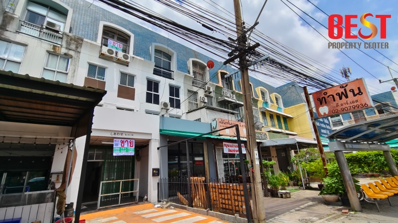 For SaleShophouseChokchai 4, Ladprao 71, Ladprao 48, : Shophouse for sale, next to Nakniwat Road 38, corner room, special price.