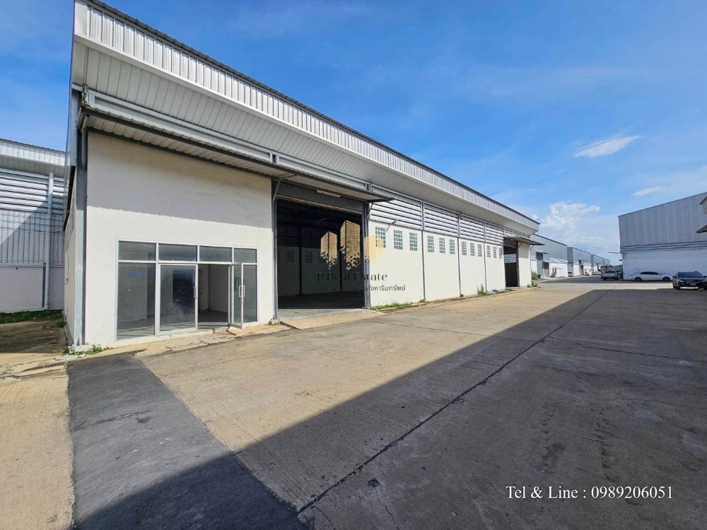 For RentWarehouseNonthaburi, Bang Yai, Bangbuathong : Warehouse for rent, Bang Bua Thong - Suphan Buri Road, Lahan Subdistrict, Bang Bua Thong District, Nonthaburi, area 250 sq m.