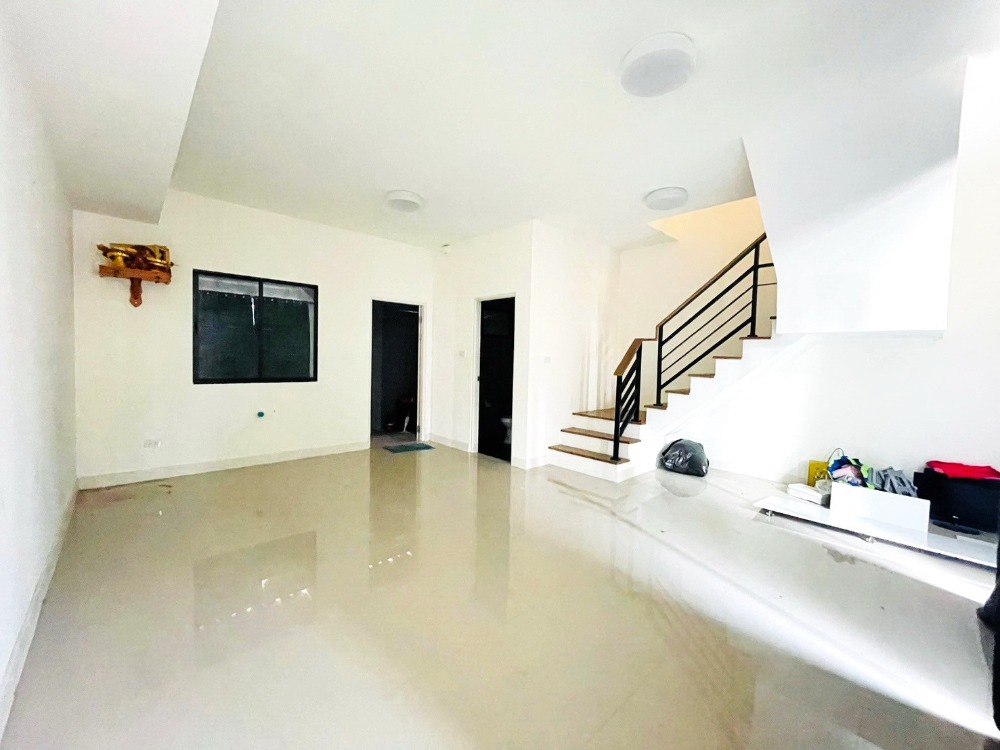 For SaleHousePathum Thani,Rangsit, Thammasat : Urgent sale, 2-storey townhouse, 18.3 sq.w., north-facing, usable area 106 sq.m., Pleno Rangsit Khlong 4 - Ring Road