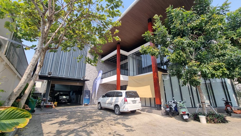 For SaleShowroomOnnut, Udomsuk : Office for sale with land, Soi Punnawithi, Sukhumvit 101, area 369 square wah