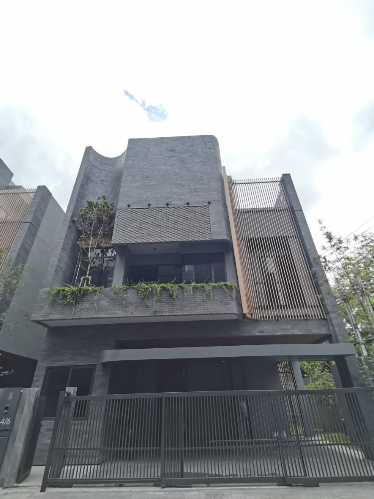 For SaleHouseSapankwai,Jatujak : ♦ Type (B) ♦ Single house 3 storey 4 beds | 53.90 sq.w. 425.00 sq.m. | TERRA HAUS Vibha-Phahon 21 (เทอร์ร่า เฮาส์ วิภา-พหล 21) | near BTS Phahon Yothin 24 mins, Central Plaza Ladprao 4 mins.