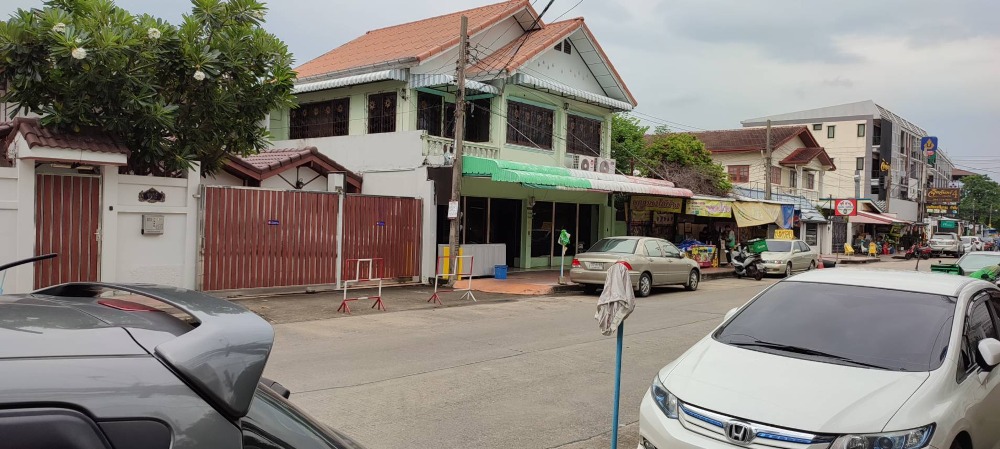 For SaleHouseChokchai 4, Ladprao 71, Ladprao 48, : 2-story house for sale, 45 square wah, on the roadside, Soi Chokchai 4, Soi 54, good location suitable for trading.