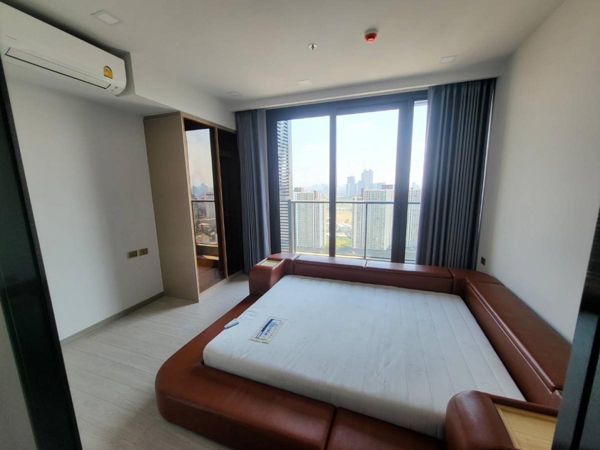 For RentCondoRama9, Petchburi, RCA : 195 one nine five asoke-rama9, available room, ready to move in, large room 36 sq m. Price only 25,000 baht, fully furnished 🏠🏠