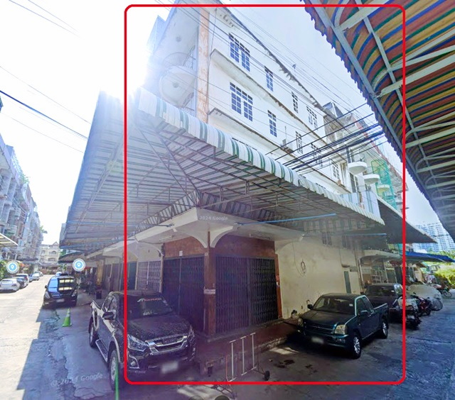 For RentShophouseWongwianyai, Charoennakor : opposite ICON SIAM BTS CharoenNakhon 50m. on Conner Thonburi Rajabhat U. 1.5km. 5-storey commercial building suitable for hostel cafe office CharoenNakhon2-14 connects to many roads 4bed 4bath 300sq.m. 25sq.w. 59,999b-m