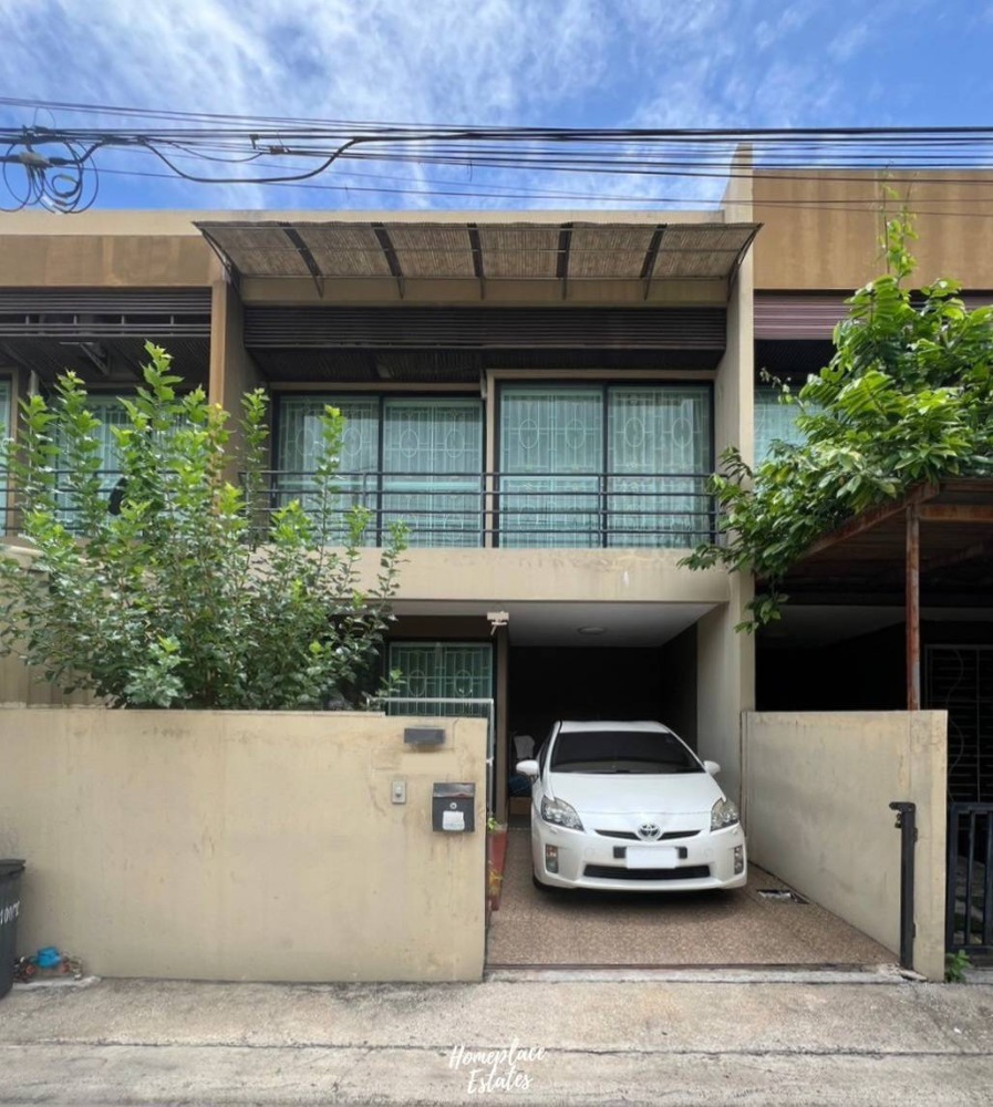 For SaleTownhouseSeri Thai, Ramkhamhaeng Nida : Is it really there? Budget 3 million with a townhome opposite Paseo Ramkhamhaeng, in front of the alley, next to the Urbano Ramkhamhaeng 94 BTS station.