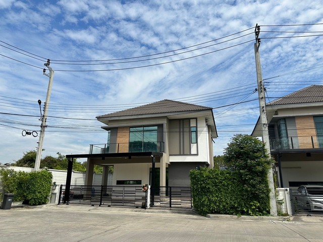 For SaleHouseChaengwatana, Muangthong : 2-story detached house for sale, Esgate Premium Village, Chaengwattana-Chaiyaphruek, corner house, near the clubhouse.