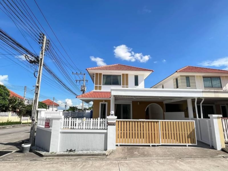 For SaleHouseSriracha Laem Chabang Ban Bueng : Corner semi-detached house for sale, Sriracha, second-hand house, House of the Canary-Suan Suea