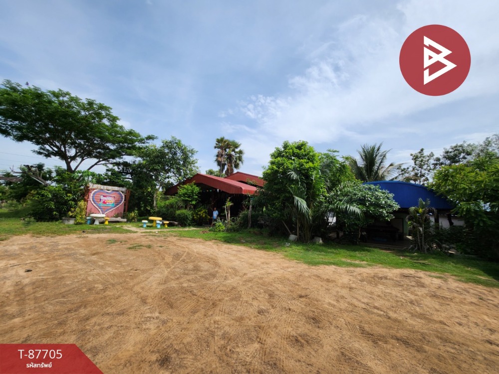 For SaleLandUbon Ratchathani : Land for sale with buildings, area 2 rai 3 ngan 11 sq m, Khueang Nai, Ubon Ratchathani.