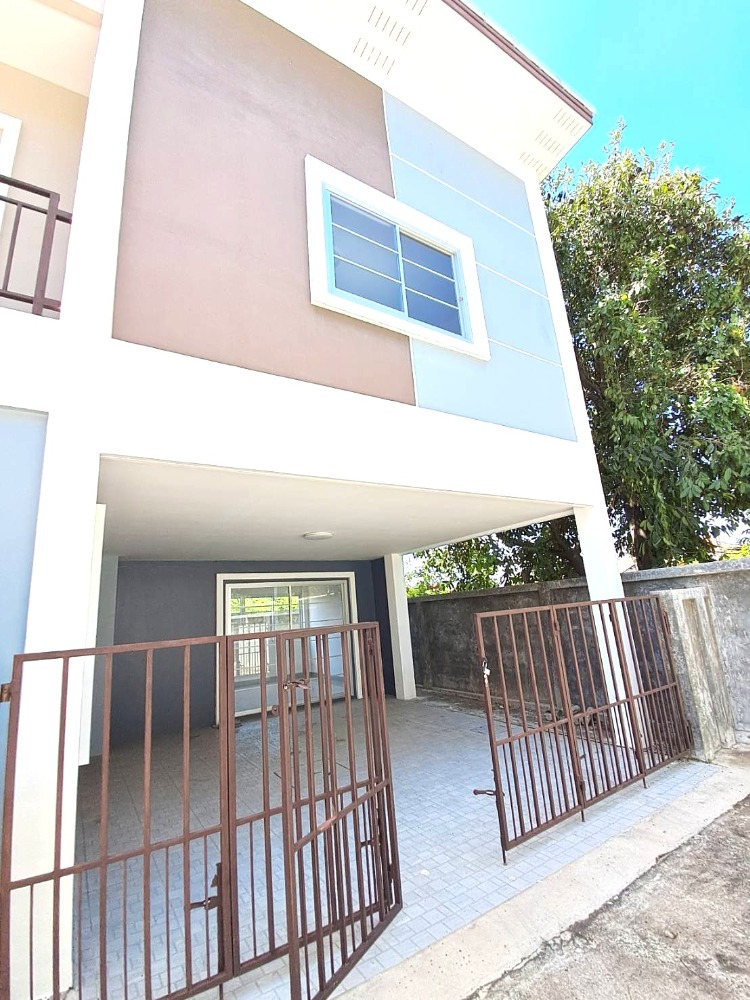 For SaleTownhomePattaya, Bangsaen, Chonburi : Great Location!! This Price Won't Last!! For Sale: Brand New Townhome, 28.1 sq.w., Prime Location in Mab Yai Lia, Nen Plub Hwan Road, Central Pattaya