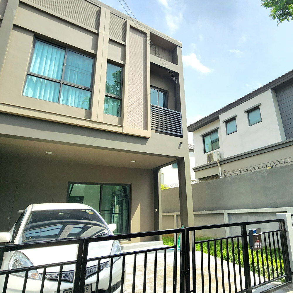 For SaleTownhousePathum Thani,Rangsit, Thammasat : 😱Shocked to the point of being shocked by this house 😱Corner house, 24 square wah, Werve Village, Tiwanon-Rangsit, fully extended, ready to move in