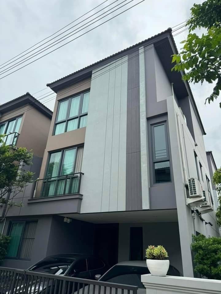 For SaleHouseNawamin, Ramindra : Baan Klang Muang The Edition Phahon-Ramintra, corner plot, area 46.6 sq m, Best Deal, can be extended again.