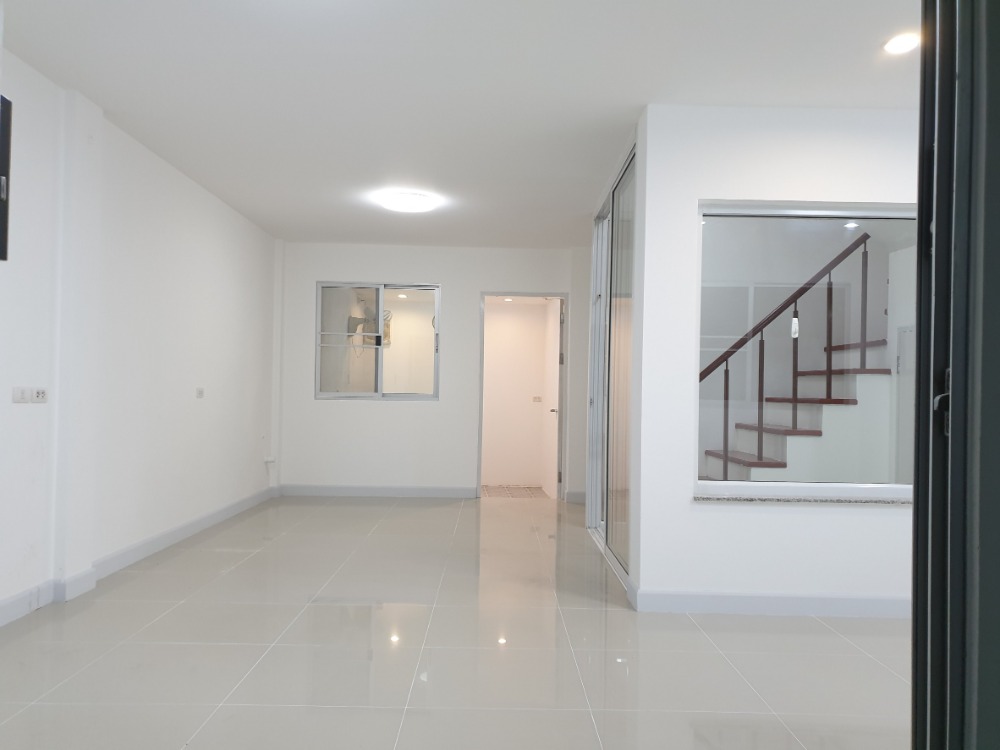 For SaleTownhousePhutthamonthon, Salaya : For sale: Townhome 24.4 sq.w. (large, fully extended, semi-detached house feel) Free air conditioners throughout the house!!