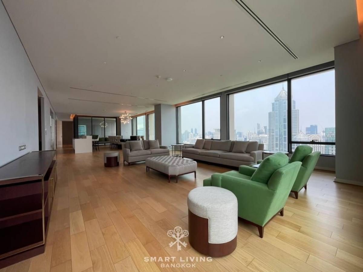 For SaleCondoWitthayu, Chidlom, Langsuan, Ploenchit : ✨ 👍 The great chance to own a rare 3 beds ensuite at Sindhorn Residence
( leasehold 22 years++), huge size, only 2 unit on high floor , big balcony with spectacular embassy view, close to Lumpini Park, Velaa one of popular community mall