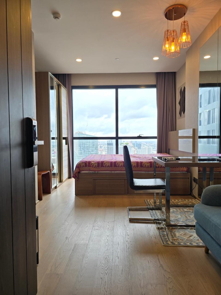 For RentCondoSiam Paragon ,Chulalongkorn,Samyan : Ashton Chula - Silom【𝐑𝐄𝐍𝐓】🔥Warm light tone room, decorated with complete furniture/appliances. Near MRT Samyan 🔥 Line Id: @hacondo