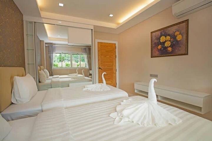 For RentBusinesses for salePattaya, Bangsaen, Chonburi : Hotel for rent Pattaya , Chonburi  Located near Sukhumvit ( Dark side )