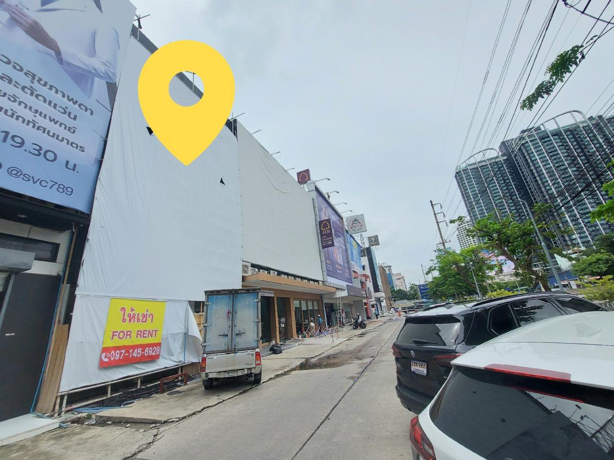 For RentShophouseRatchadapisek, Huaikwang, Suttisan : Commercial building for rent on Ratchada Road, near MRT Huai Khwang