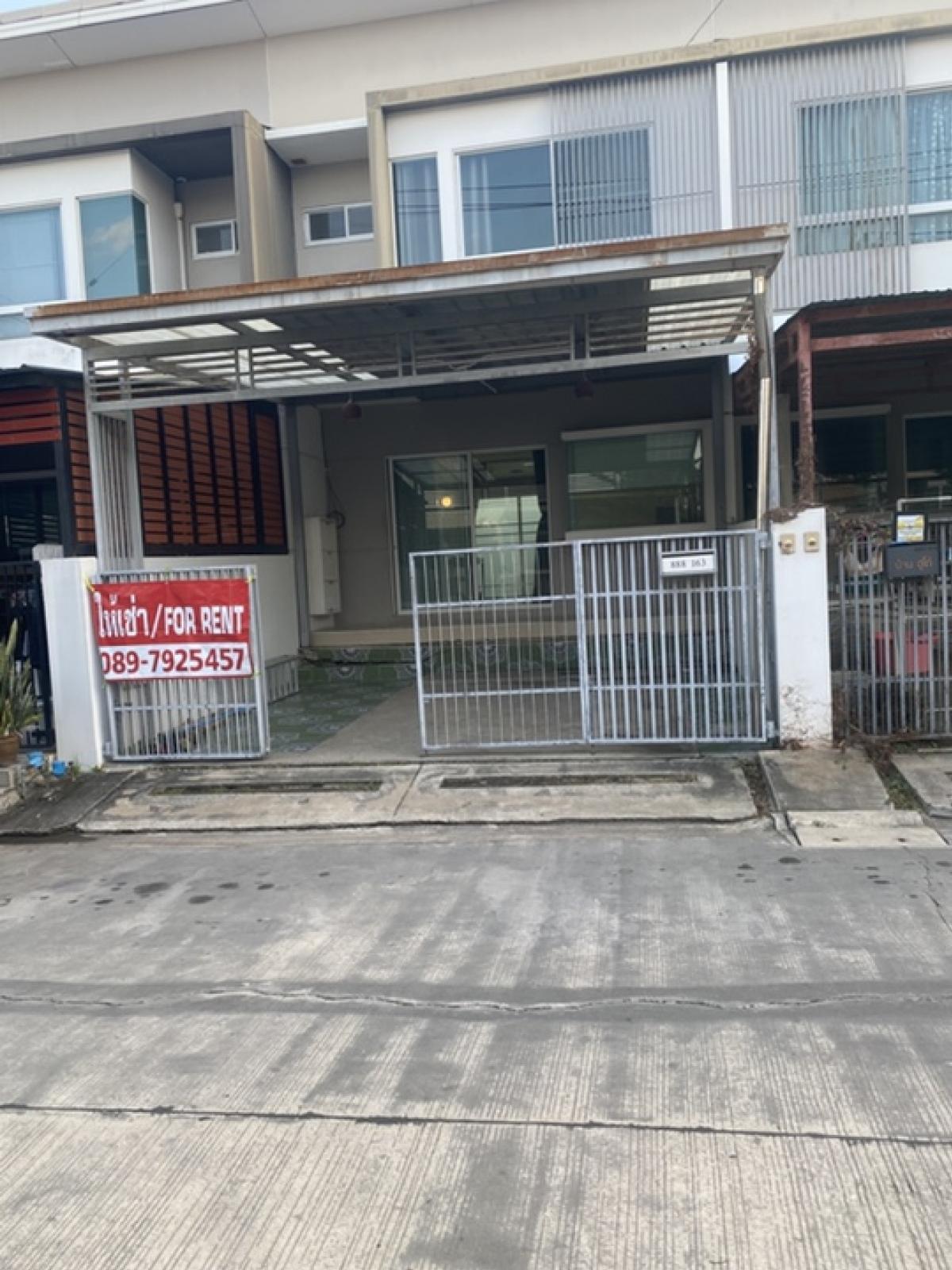 For RentTownhouseRathburana, Suksawat : Townhouse for rent, Indy Village, Pracha Uthit 90, Indy 1, a village on Pracha Uthit Road 90, no need to enter an alley.