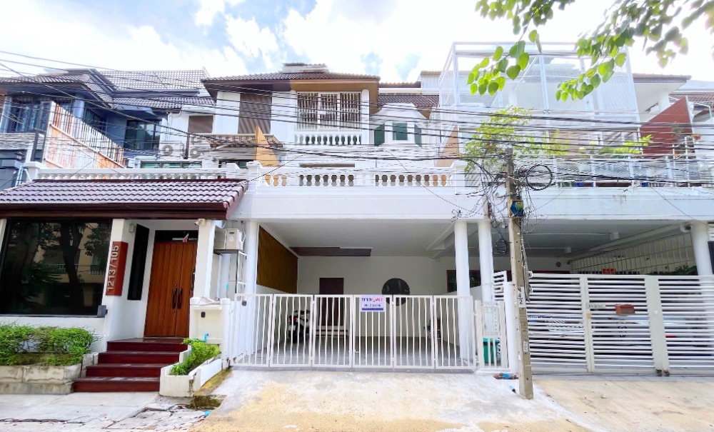 For SaleTownhouseRamkhamhaeng, Hua Mak : S-STT102 Townhouse for sale, Sriwara Town in Town, Wang Thonglang, 3 and a half floors, size 31.5 sq m., usable area 126 sq m., 4 bedrooms, 5 bathrooms, 8.5 million 063-759-1967