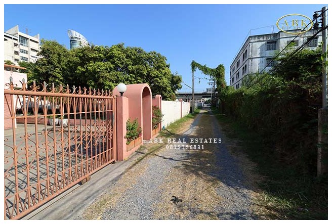 For SaleHouseRamkhamhaeng, Hua Mak : Land + detached house for sale Soi Ramkhamhaeng 95 Bangkok, size 660 sq m, 125 million baht