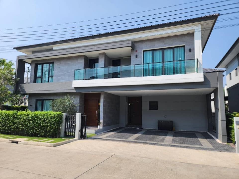 ขายบ้านบางนา แบริ่ง ลาซาล : For sale detached house 4 bedrooms at The city bangna Luxury House Corner unit near Mega Bangna Fully furnished Ready to move in Sale 29,000,000 THB