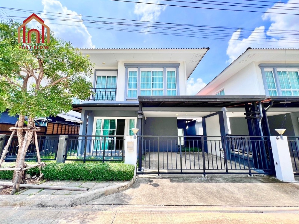 For SaleHouseNonthaburi, Bang Yai, Bangbuathong : Selling below cost, semi-detached house, Sena Village, Rattanathibet - Bang Bua Thong, near Bang Bua Thong Market. The house is at the beginning of the project, next to the main road, near the clubhouse, adding a kitchen.