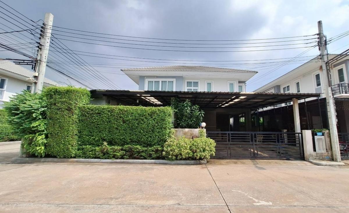 For SaleHouseNonthaburi, Bang Yai, Bangbuathong : Private zone, announcement for sale, 2-storey detached house, corner plot, Main Road, Sirikarn, The Grand Private, Soi Wat Lat Pladuk, good condition, next to swimming pool, next to garden, shady, livable, private, there are only 4 houses in the alley.