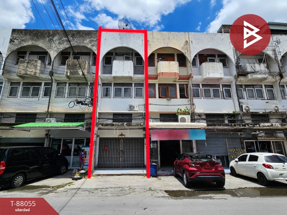 For SaleShophouseKaset Nawamin,Ladplakao : Commercial building for sale, area 15 square wah, Bang Khen, Bangkok.