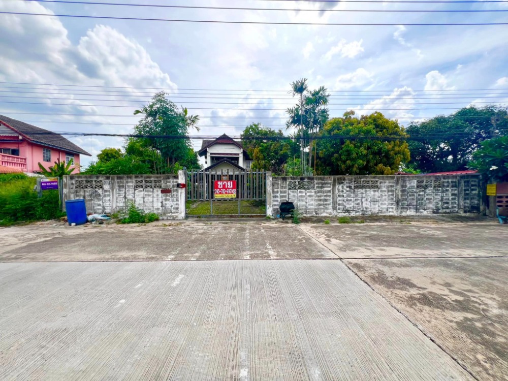 For SaleLandMin Buri, Romklao : Land for sale 162 sq m. with 4 bedroom detached house, Soi Ramkhamhaeng 182, Minburi, near the Orange Line, Kheha Station.