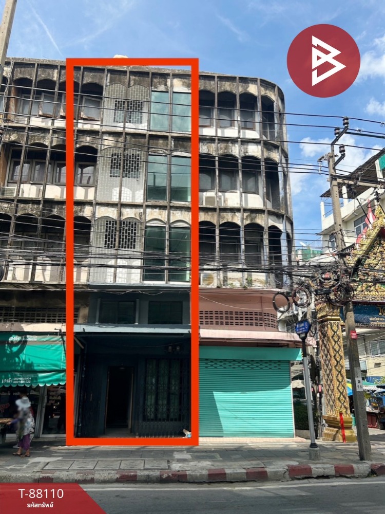 For SaleShophouseWongwianyai, Charoennakor : Commercial building for sale, area 13 square meters, Bangkok Yai, Bangkok