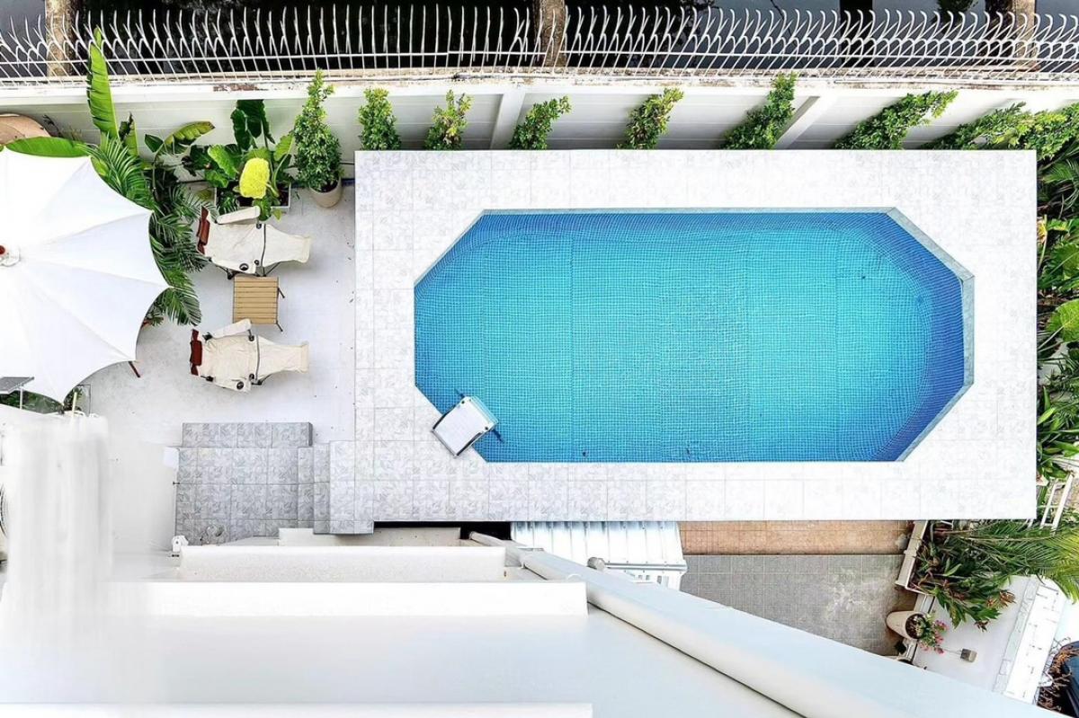 For RentHouseRatchadapisek, Huaikwang, Suttisan : Rental : Pool Villa House In Ratchada , 6 Beds 5 Bath , 2 Parking Lot 🔥🔥Rental Price :  165,000 THB / Month🔥🔥#superluxuryhousebkk#Ultraluxurycondo #luxuryhousebangkok #superluxurycondoforsale #realestate #realestatethailand#PSLiving  More Info