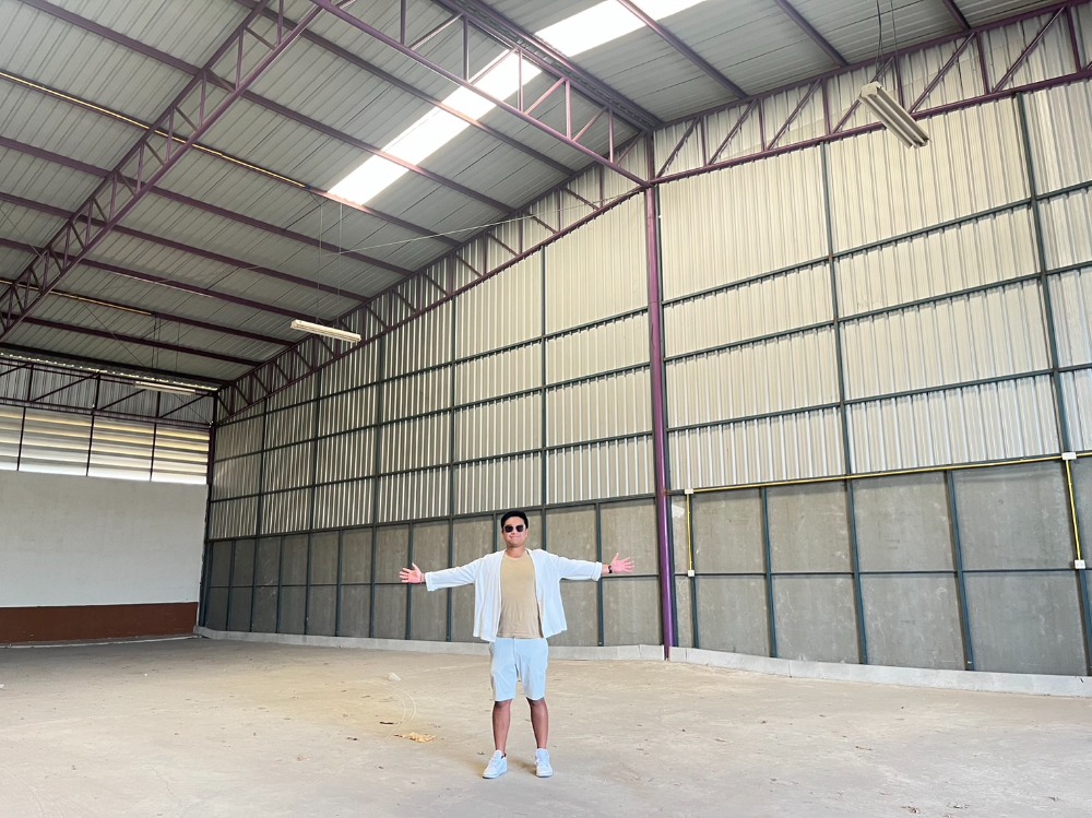 For RentWarehouseNawamin, Ramindra : For rent: Hathairat Warehouse, size 360 ​​square meters.