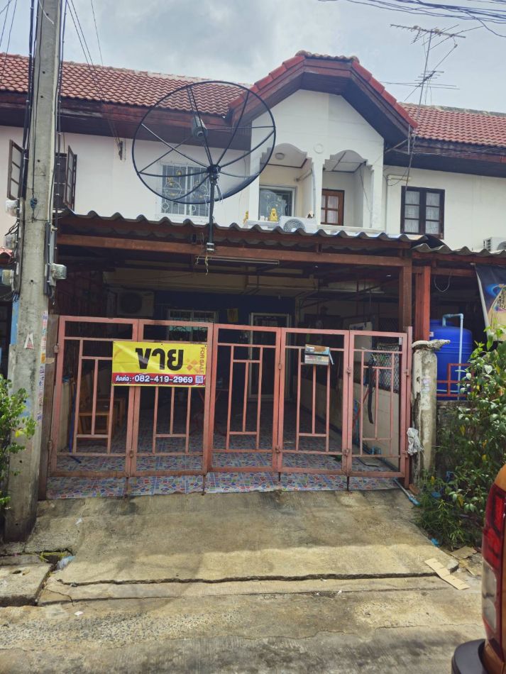 For SaleHousePathum Thani,Rangsit, Thammasat : For sale: semi-detached house, 80 sq m, 16 sq wa, entrance via Tha Khlong Municipality