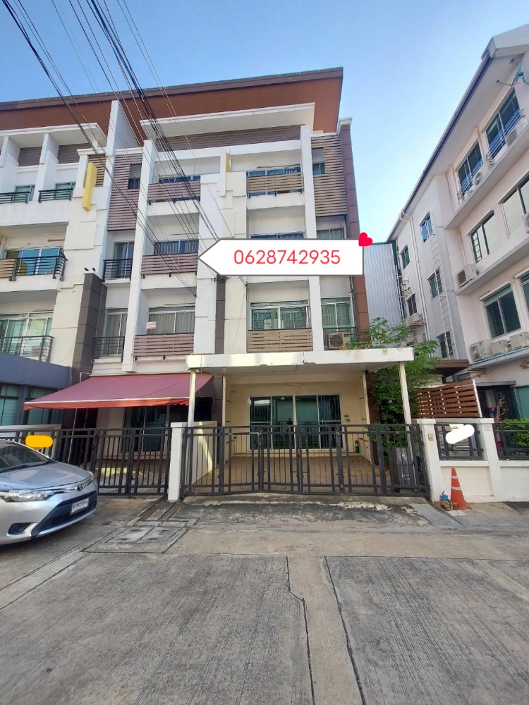 For SaleOfficeChokchai 4, Ladprao 71, Ladprao 48, : Biztown, Lat Phrao Road, cheapest in the project. lower than appraised price Next to the Yellow Line MRT. Near Central Eastview Big C Ladprao