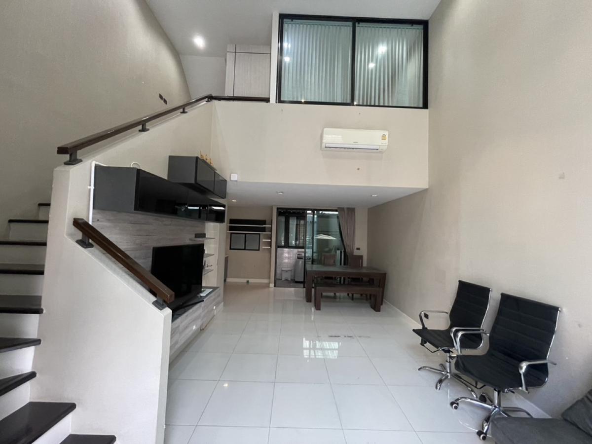 For RentTownhomeVipawadee, Don Mueang, Lak Si : For rent, house in the middle of Vibhavadi city, corner house, beginning of the project, Soi Vibhavadi 64, Chaeng Watthana Soi 1, near BTS Rajabhat Phra Nakhon, Kasetsart University, Sripathum University and the Red Line