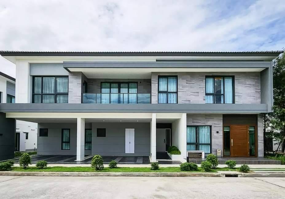 For SaleHouseBangna, Bearing, Lasalle : ● Modern Style ● Single house 2 storey 5 beds 4 parking | 90.00 sq.w. 416.00 sq.m. | near Muang Kaew Golf Course 6 mins, IKEA Bangna 9 mins, Mega Bangna 9 mins