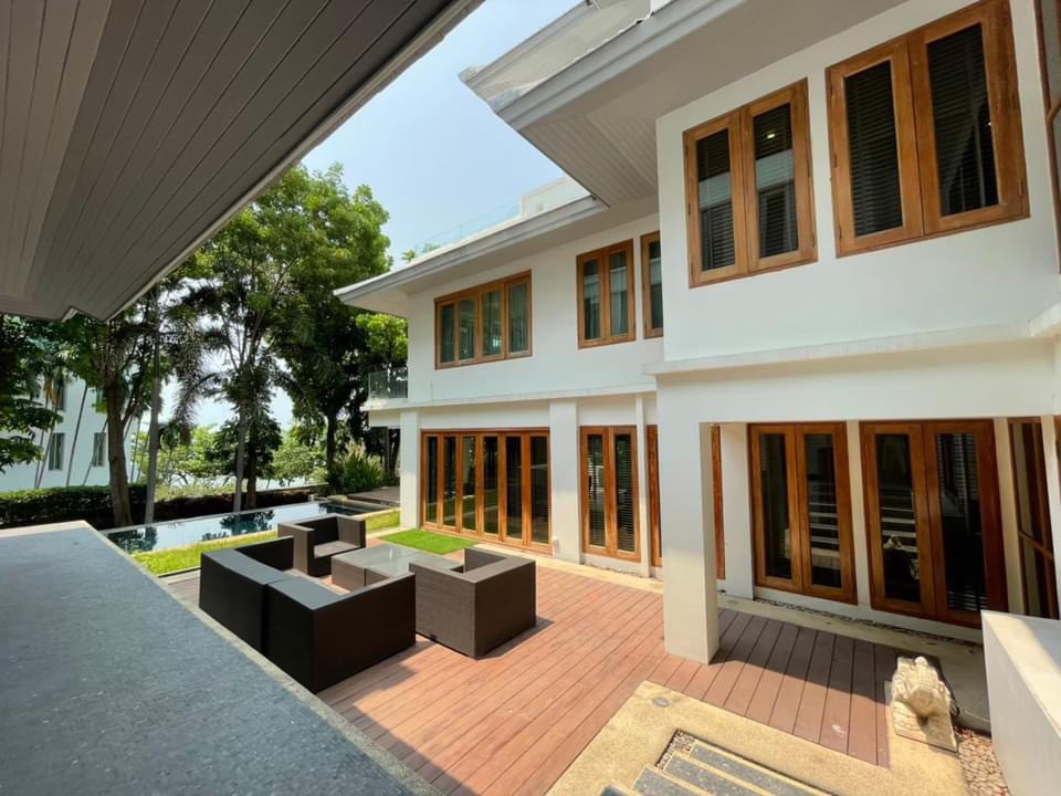 For RentHousePattaya, Bangsaen, Chonburi : ● Sea View ● House with land 2 storey | 364.00 sq.w. 426.00 sq.m. | 5 beds 7 baths | Beachfront garden and private beach