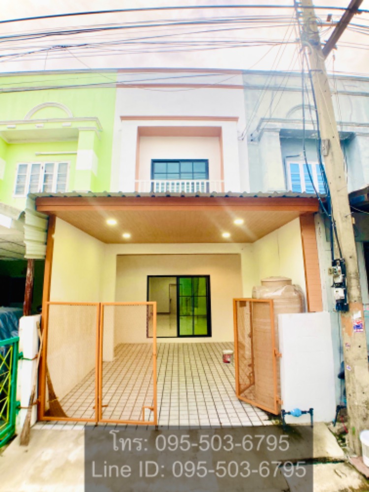 For SaleTownhousePathum Thani,Rangsit, Thammasat : Townhouse, 2 bedrooms, 2 bathrooms, plus 100,000 baht for buying furniture for the house. Sri Prajak University