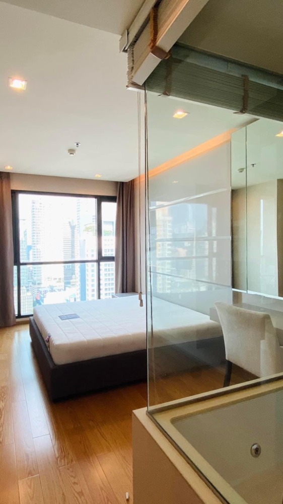 For RentCondoSathorn, Narathiwat : ● Super Luxury ● 20++ floor | 1 bedrooms 55.28 sq.m. | Condo Near BTS Saint Louis 1 min., Bangkok Christian College 3 mins., King Power Mahanakhon 3 mins.