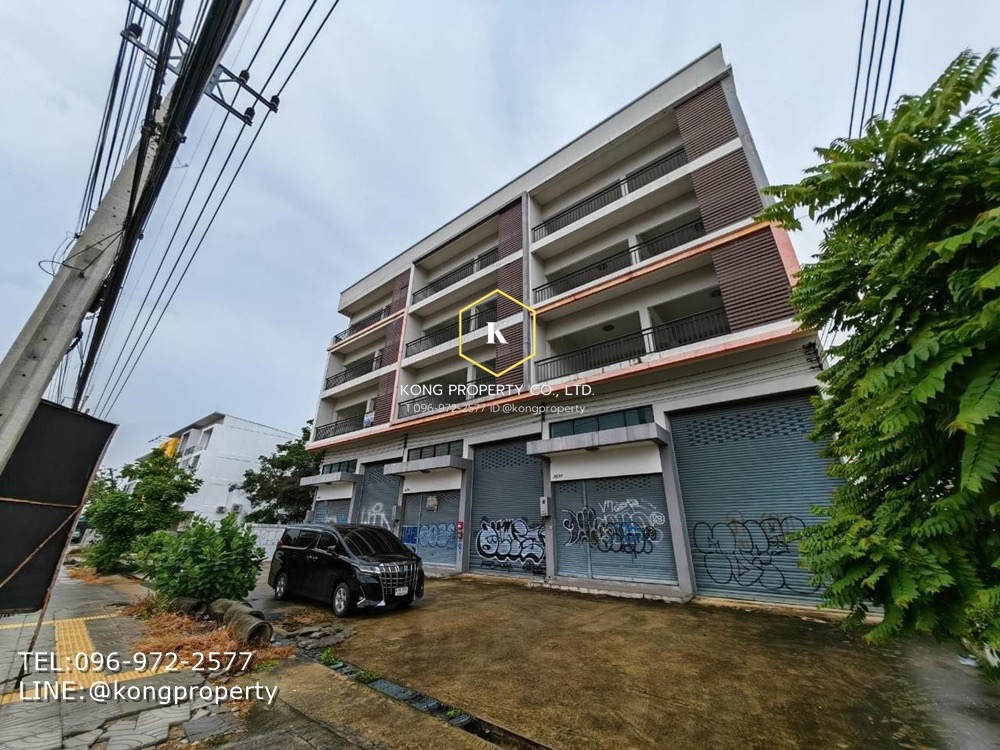 For RentShophousePathum Thani,Rangsit, Thammasat : 4-story commercial building for rent with warehouse, next to the main road, Lam Luk Ka, Khlong 2, Pathum Thani.