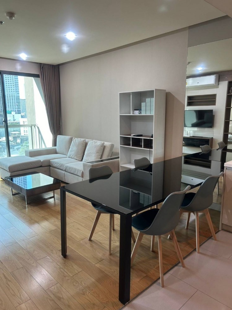 For RentCondoSathorn, Narathiwat : ● Prime Location ● 05++ floor | 2 bedrooms 75.50 sq.m. | Condo Near BTS Saint Louis 1 min., Bangkok Christian College 3 mins., King Power Mahanakhon 3 mins.