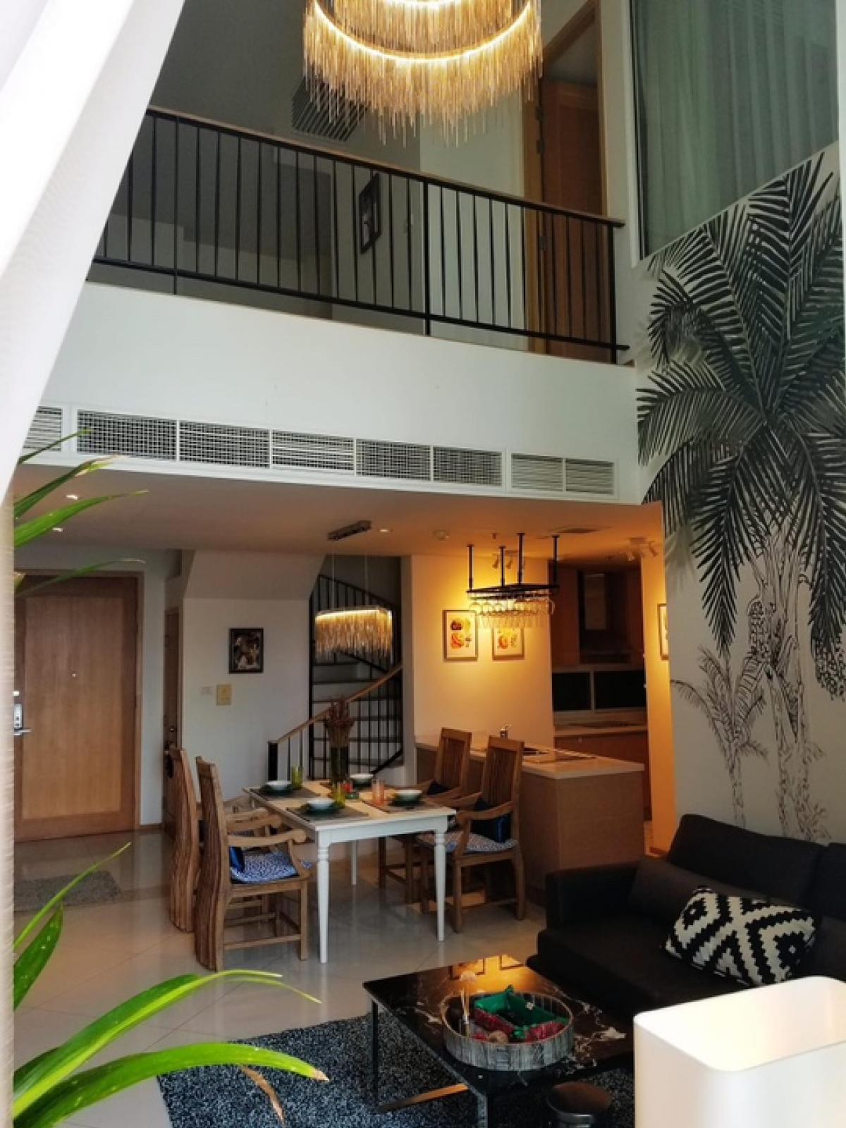 ขายคอนโดสาทร นราธิวาส : 📢👇Rare item 2 bedrooms Duplex, good layout, nice decoration, close to BTS Chong Nonsi