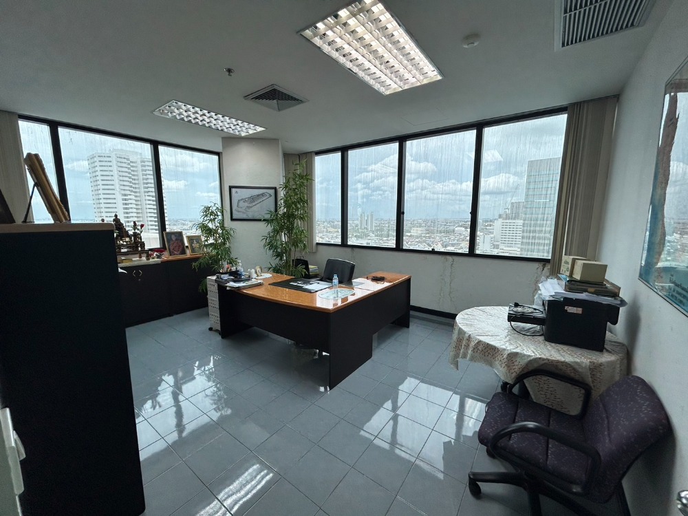 For SaleOfficeBangna, Bearing, Lasalle : Great Image!! Office for Sale at Central City Office Tower Bangna, Next to Central Bangna Mall, 251.43 sq.m., 14th Floor, Near MRT Si Iam! Urgent!!**