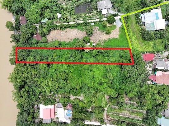 For SaleLandSuphan Buri : Very suitable for building a resort or house!! Empty land for sale next to the Tha Chin River, near the main road Suphanburi-Chainat, only 150 meters, beautiful plot, rare location, area size 2 rai 215 sq m.