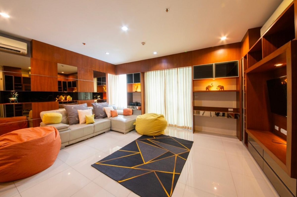 For RentCondoRama9, Petchburi, RCA : Villa Asoke for rent, large room, beautifully decorated, luxury