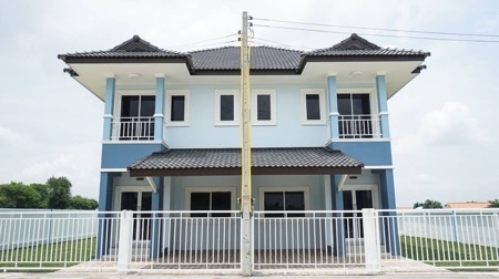 For SaleHouseLop Buri : House for sale in Lopburi, Phatthana Nikhom, Chong Sarika, 2 bedrooms, 2 bathrooms, 2 floors, 40 sq m, only 100 meters from the main road.