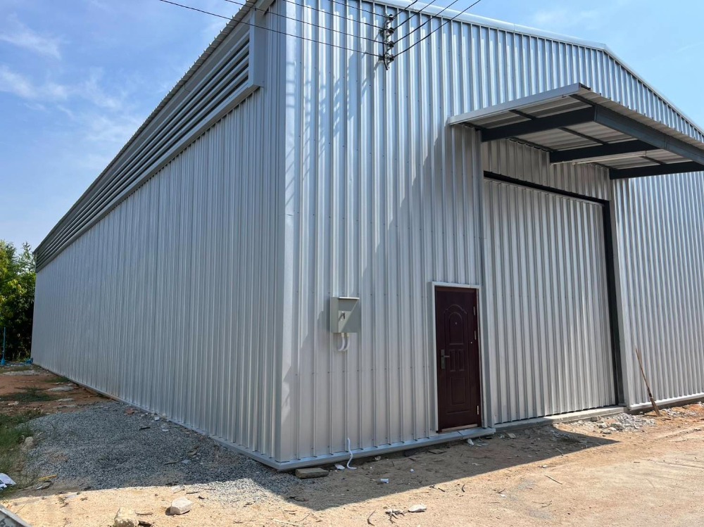 For RentWarehousePattaya, Bangsaen, Chonburi : Newly built warehouse for rent, Pattaya-Laem Chabang Port, Bang Lamung, 14, 3-phase electricity, size 288-488 sq m.