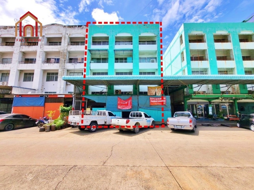 For SaleShophousePathum Thani,Rangsit, Thammasat : Urgent sale, 4 and a half storey commercial building, 3 units, Nawathai project, Phahon Yothin Road, near Nuankorn, suitable for business, office, warehouse.