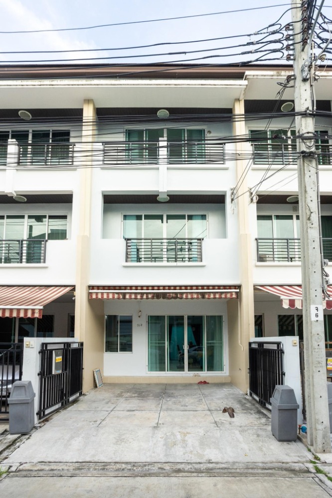 For RentTownhouseChokchai 4, Ladprao 71, Ladprao 48, : 🏠 For rent Baan Klang Muang Ⓜ️ Lat Phrao 71 Nakniwat 34, small village, only 49 houses, very quiet.