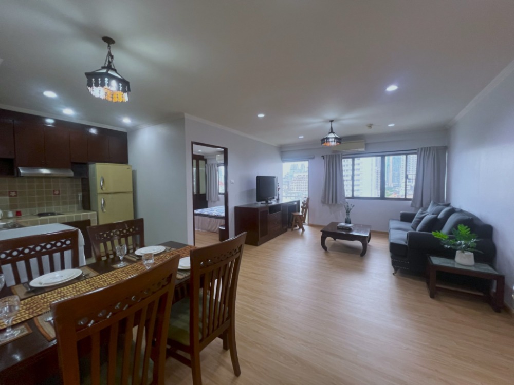 For SaleCondoSukhumvit, Asoke, Thonglor : Urgent sale, negotiable, 2 bedrooms, 2 bathrooms, BTS Nana, beautiful view, renovated, ready to move in, 7.5 million